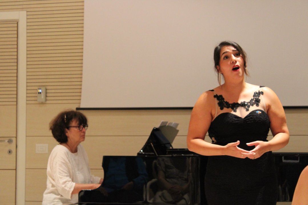 /javiera-tapia-soprano-atacamena-conquista-europa-y-cierra-su-gira-en-la