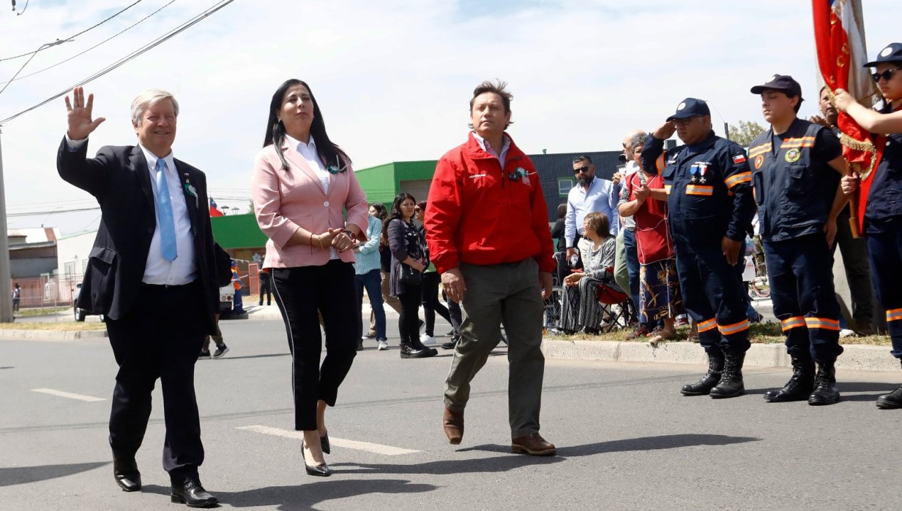 /impecable-desfile-civico-en-santa-fe-curico