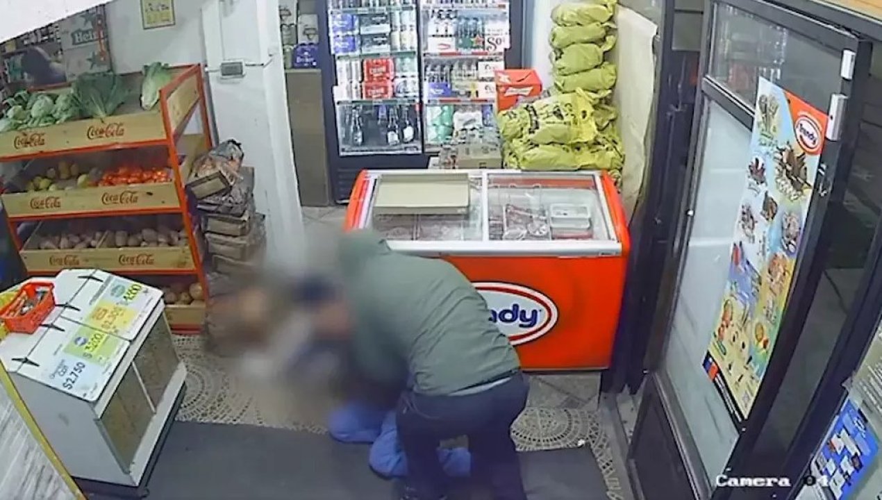 /regionales/region-del-biobio/asalto-a-negocio-en-talcahuano-dueno-fingio-un-ataque-para-evitar-que-le