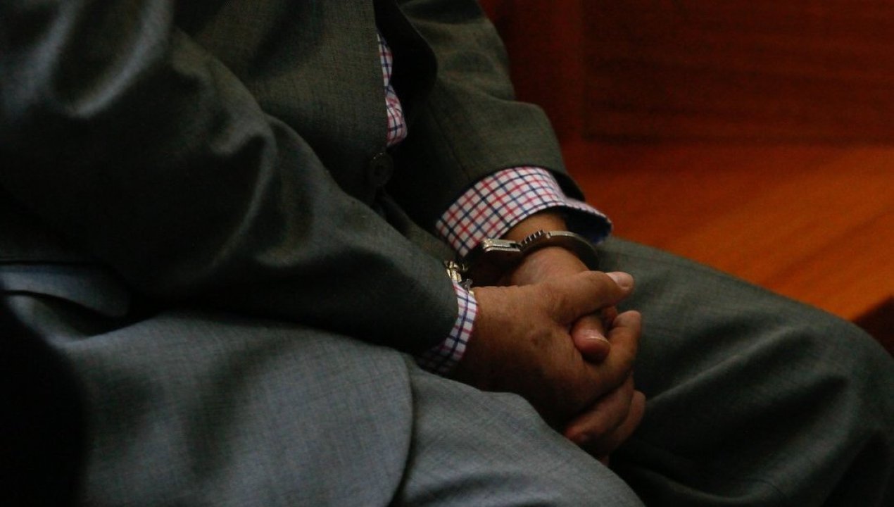 /regionales/region-de-los-lagos/inspector-de-colegio-en-calbuco-quedo-en-prision-preventiva-es-acusado-de