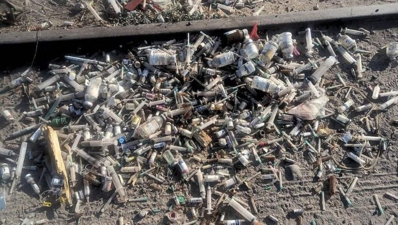 /regionales/region-de-atacama/investigan-aparicion-de-jeringas-y-desechos-contaminados-en-la-via-publica