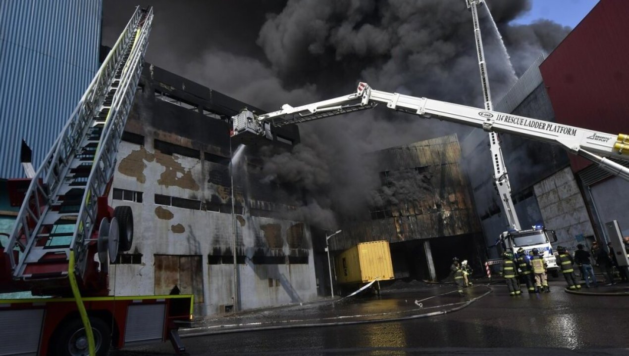 /regionales/incendio-en-zofri-autoridades-aplican-medida-preventiva-en