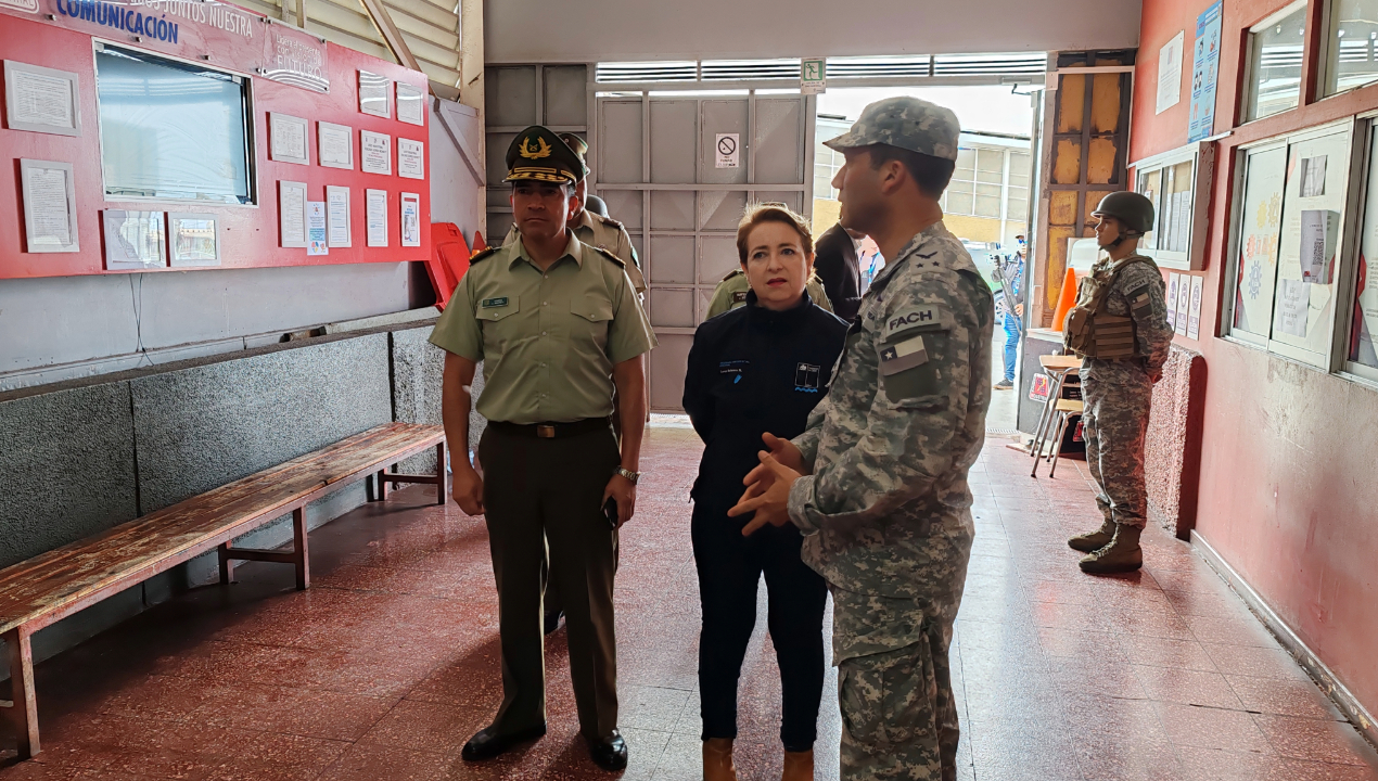 /autoridades-visitan-locales-de-votacion-en-la-region-de-antofagasta